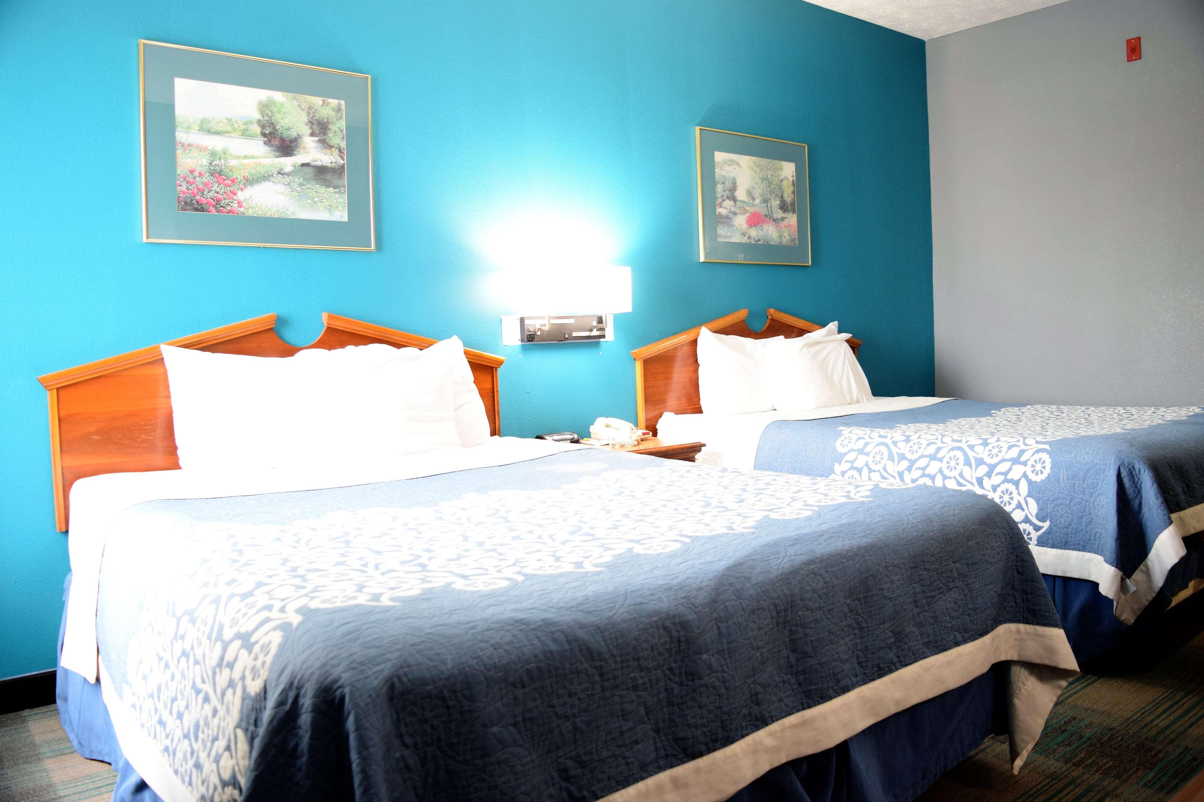 Days Inn By Wyndham מונטגומרי מראה חיצוני תמונה