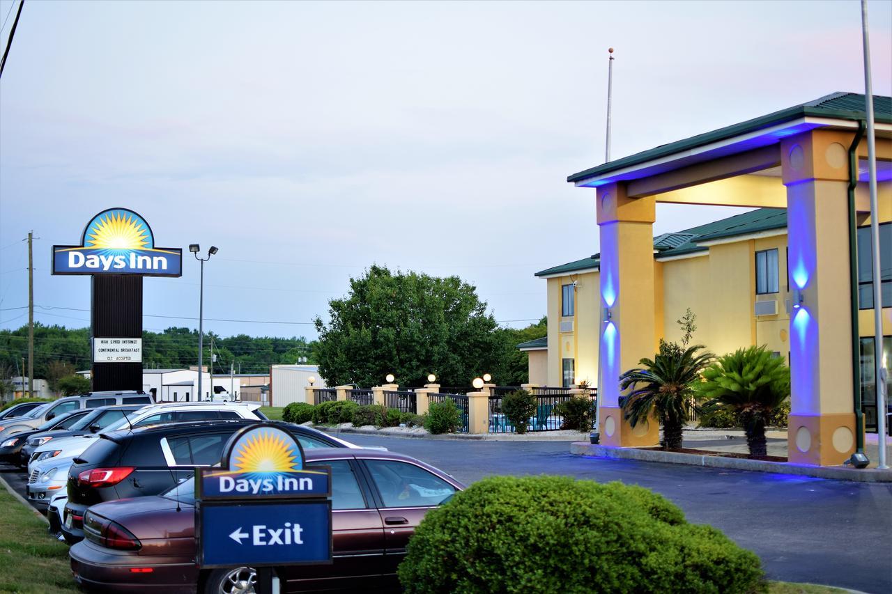 Days Inn By Wyndham מונטגומרי מראה חיצוני תמונה