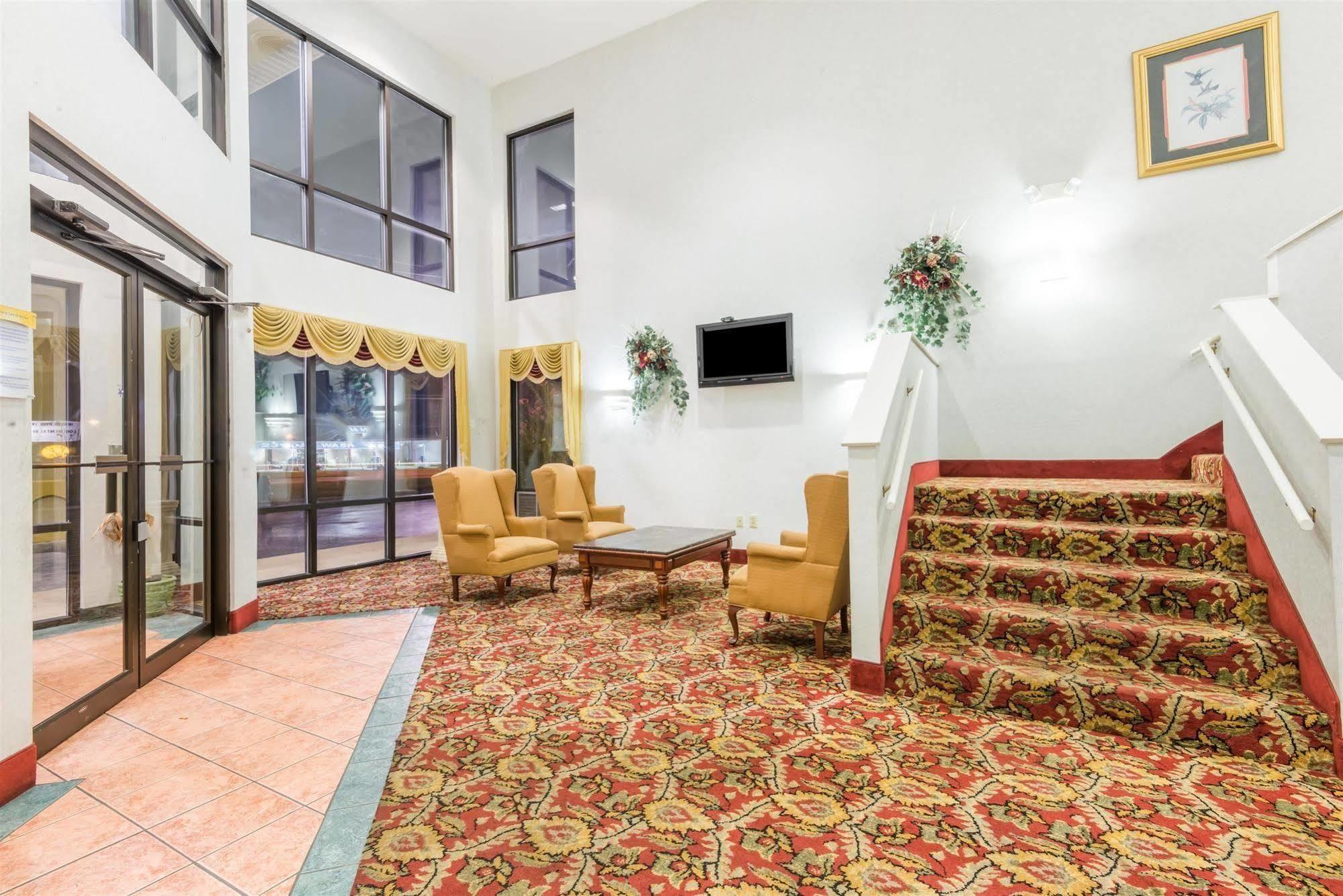 Days Inn By Wyndham מונטגומרי מראה חיצוני תמונה