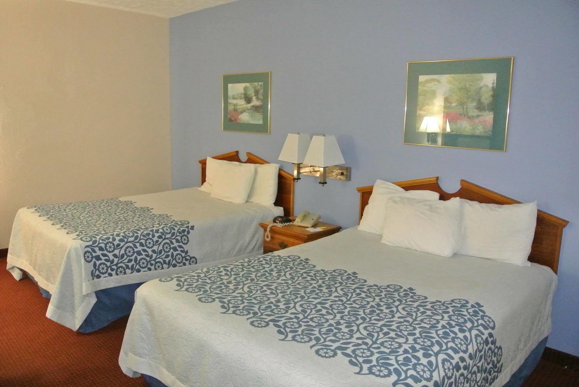 Days Inn By Wyndham מונטגומרי מראה חיצוני תמונה