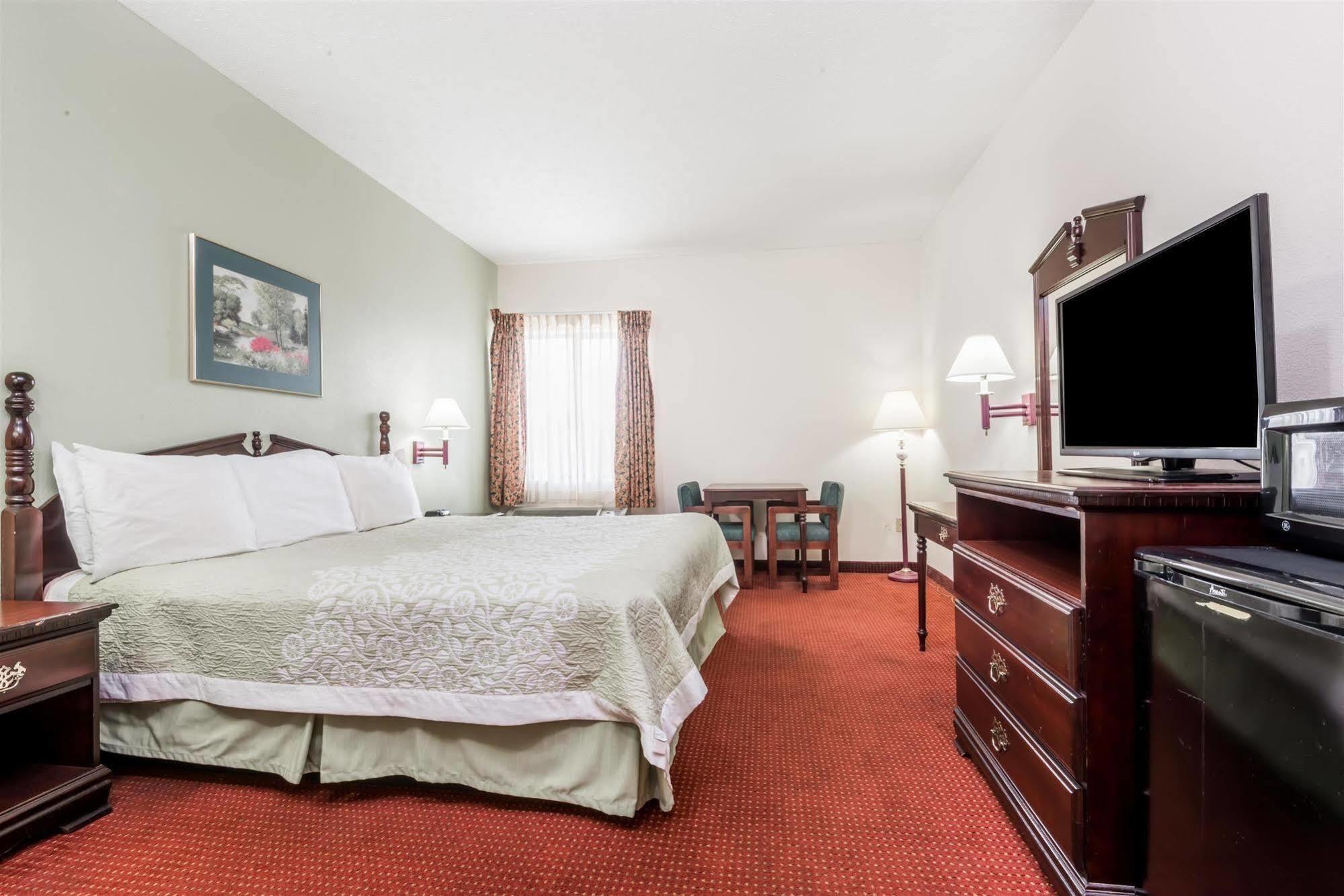 Days Inn By Wyndham מונטגומרי מראה חיצוני תמונה
