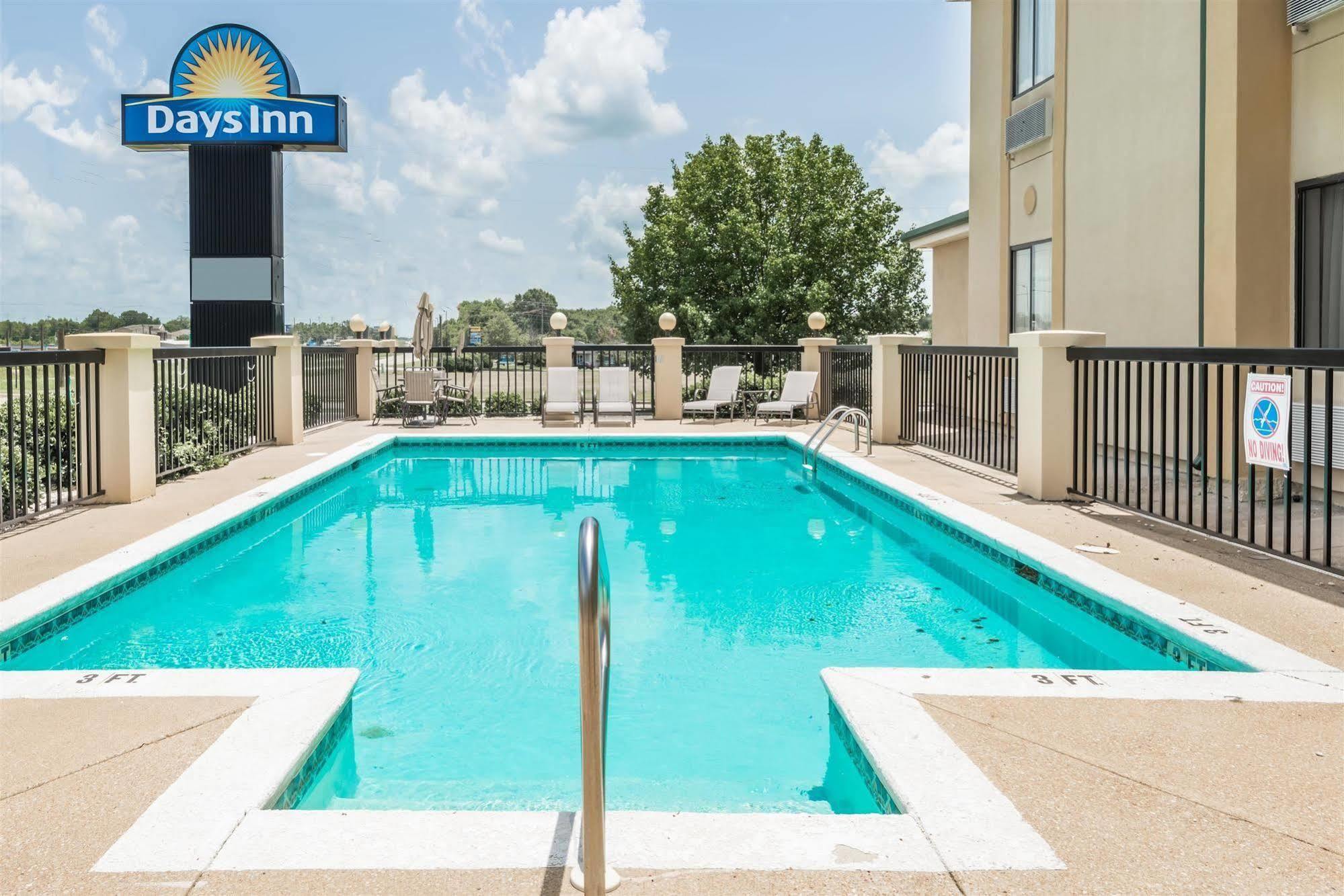 Days Inn By Wyndham מונטגומרי מראה חיצוני תמונה
