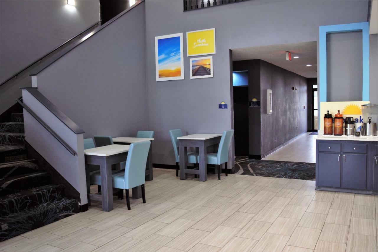 Days Inn By Wyndham מונטגומרי מראה חיצוני תמונה